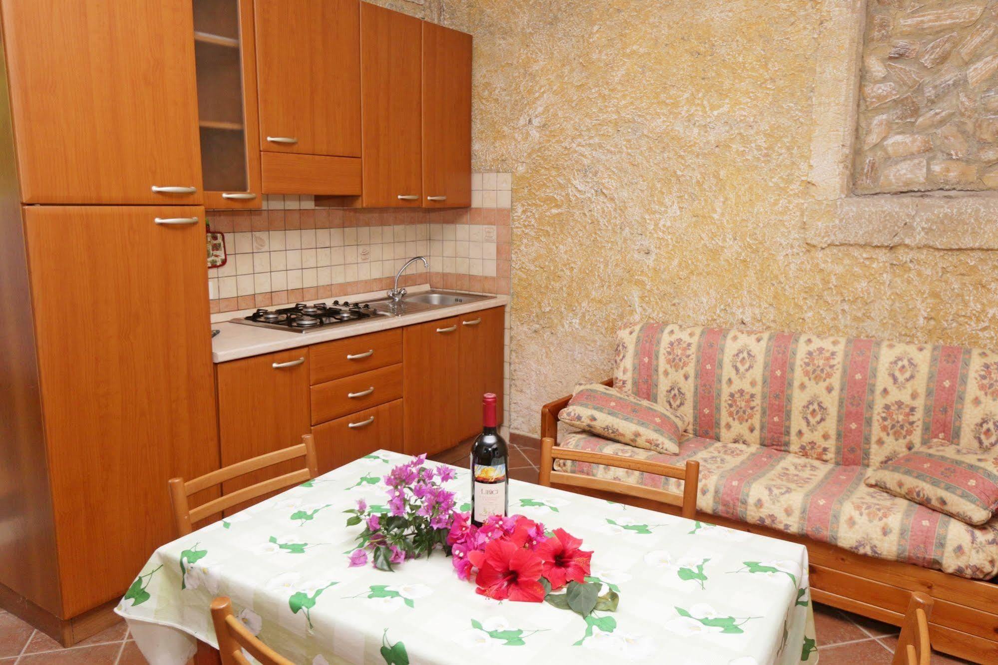 אפרטהוטל פרגליה Residenza La Vigna מראה חיצוני תמונה